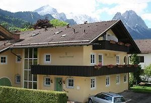 Alpenhof Garnihotel & Ferienwohnungen